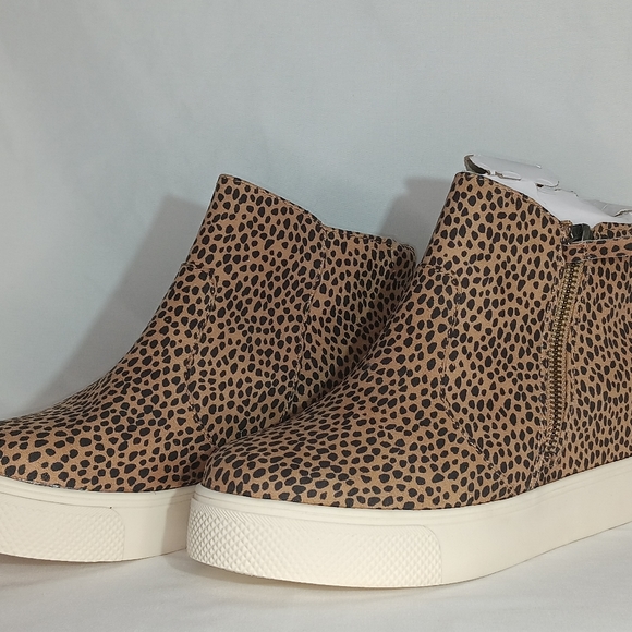 Universal Thread Boot - Picture 5 of 9